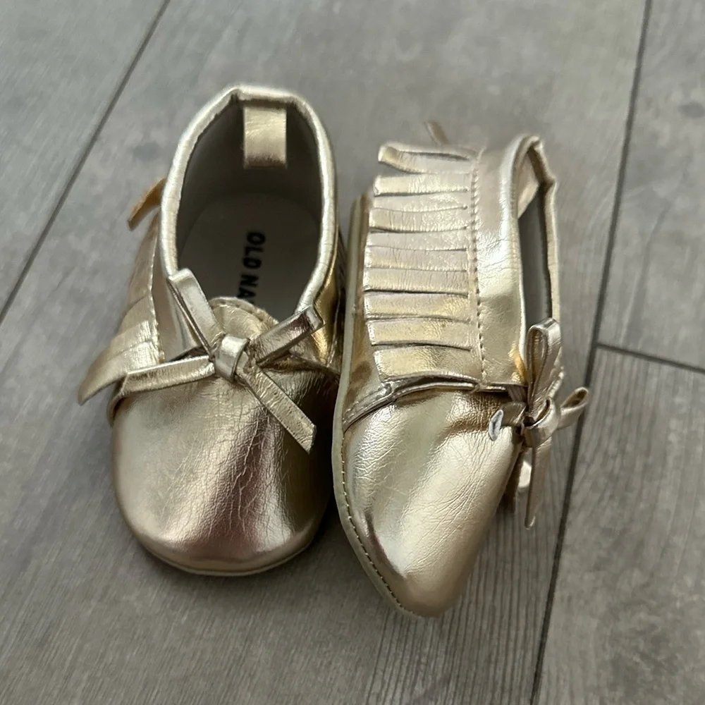 old navy gold moccasin booties baby girl 6-12 months